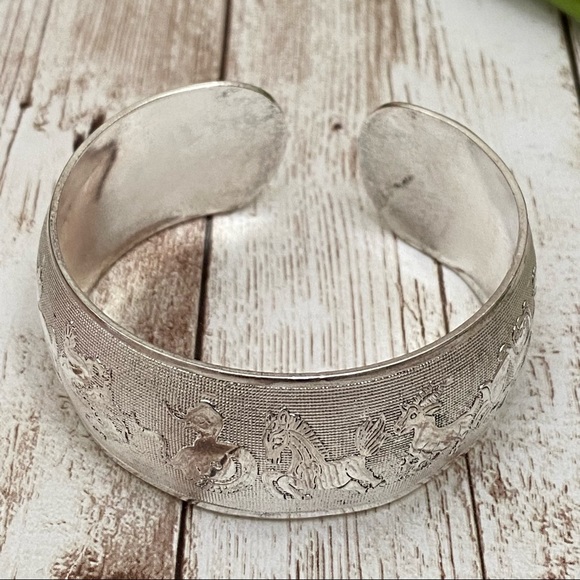 Unsigned Silver-tone Ornate Zodiac Signs 1.25” Open Bangle Stackable Bracelet - Picture 10 of 16